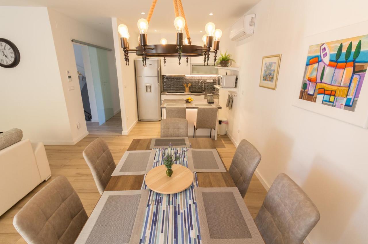 Vila Ema With Heated Saltwater Pool, Sauna And Private Gym - By Ta Leut Agency *