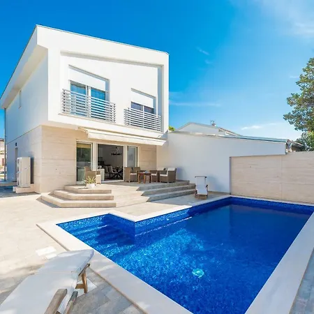 Villa Ema With Heated Saltwater Pool, Sauna And Private Gym - By Ta Leut Agency Privlaka  Exterior photo