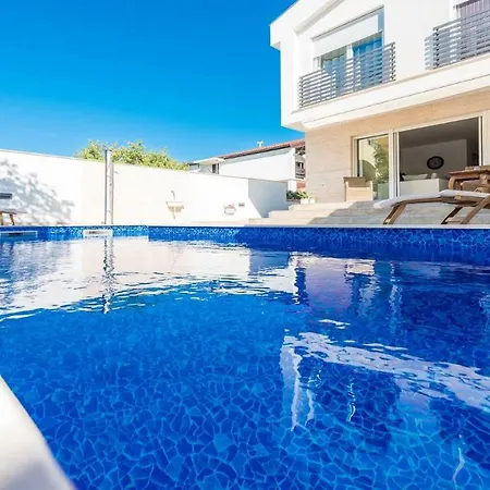Villa Ema With Heated Saltwater Pool, Sauna And Private Gym - By Ta Leut Agency Privlaka  Exterior photo