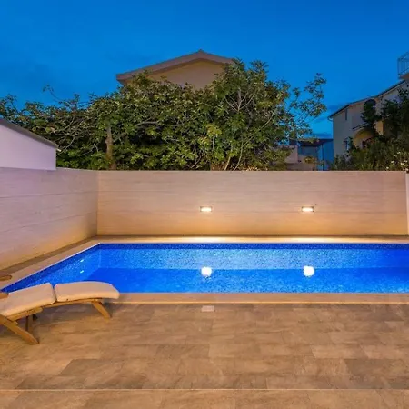 Villa Ema With Heated Saltwater Pool, Sauna And Private Gym - By Ta Leut Agency Privlaka  Exterior photo