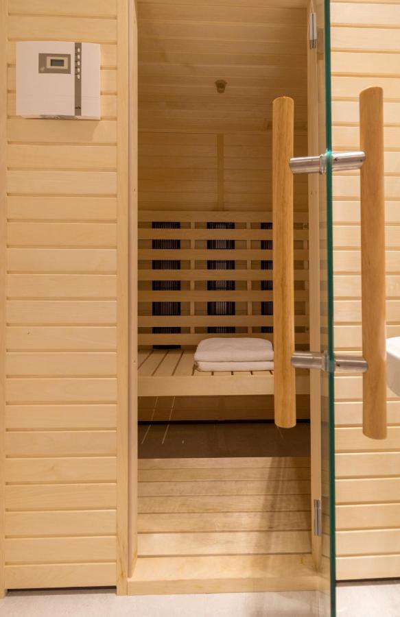 Ema With Heated Saltwater Pool, Sauna And Private Gym - By Ta Leut Agency Villa *