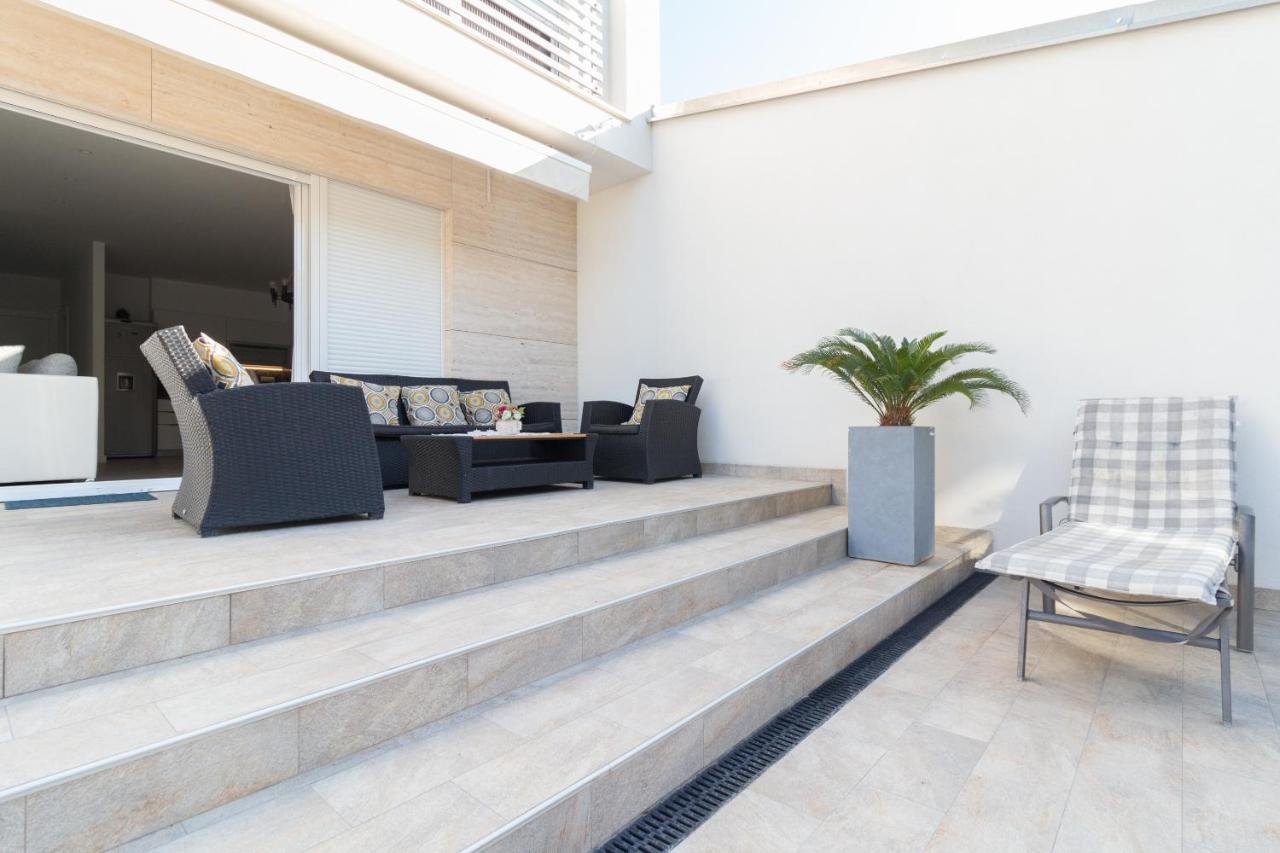Ema With Heated Saltwater Pool, Sauna And Private Gym - By Ta Leut Agency