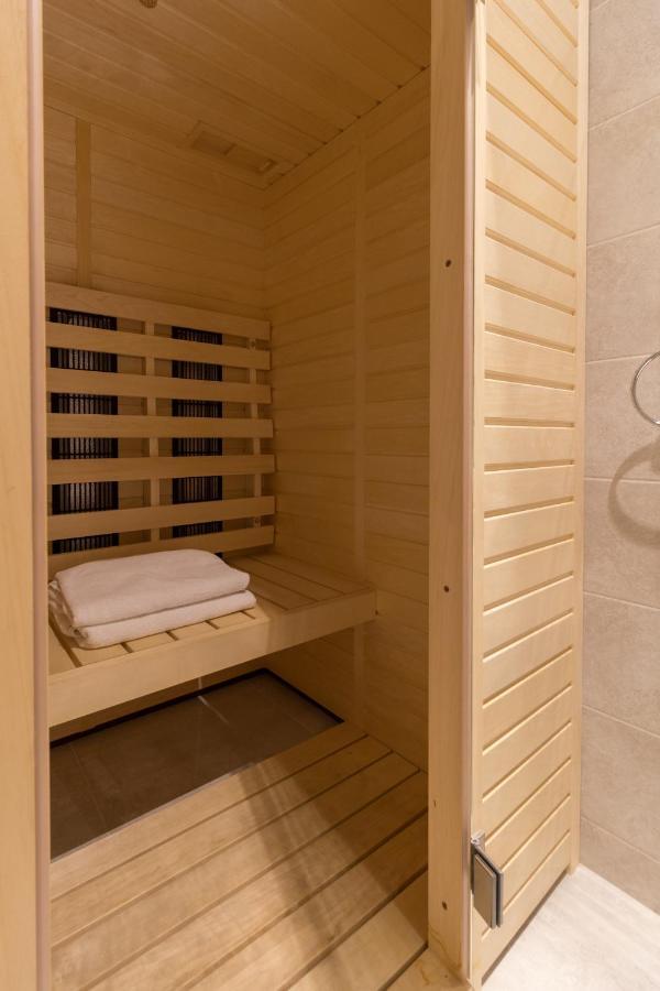 Ema With Heated Saltwater Pool, Sauna And Private Gym - By Ta Leut Agency *
