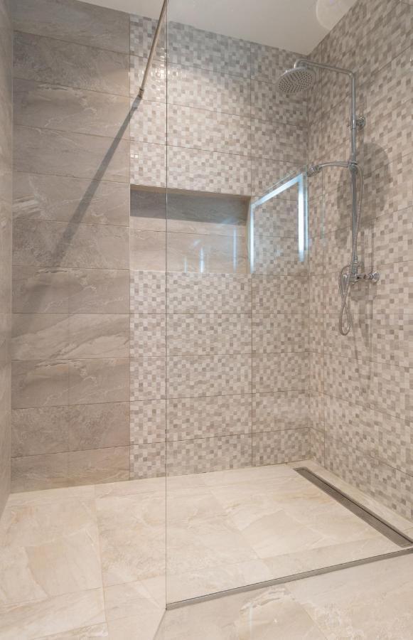 Ema With Heated Saltwater Pool, Sauna And Private Gym - By Ta Leut Agency * Privlaka (Zadar)