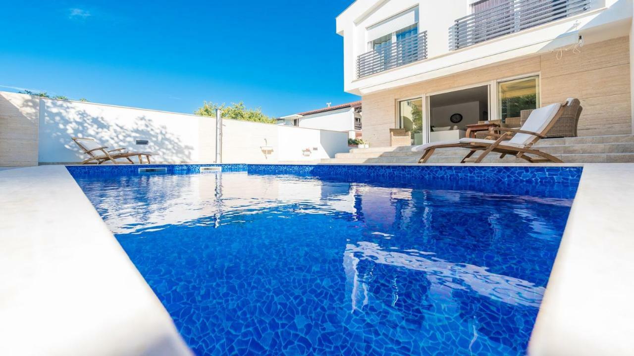 Ema With Heated Saltwater Pool, Sauna And Private Gym - By Ta Leut Agency Privlaka (Zadar)