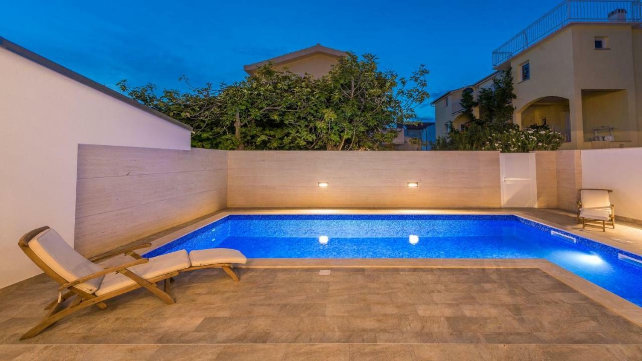 Ema With Heated Saltwater Pool, Sauna And Private Gym - By Ta Leut Agency Villa Privlaka (Zadar)